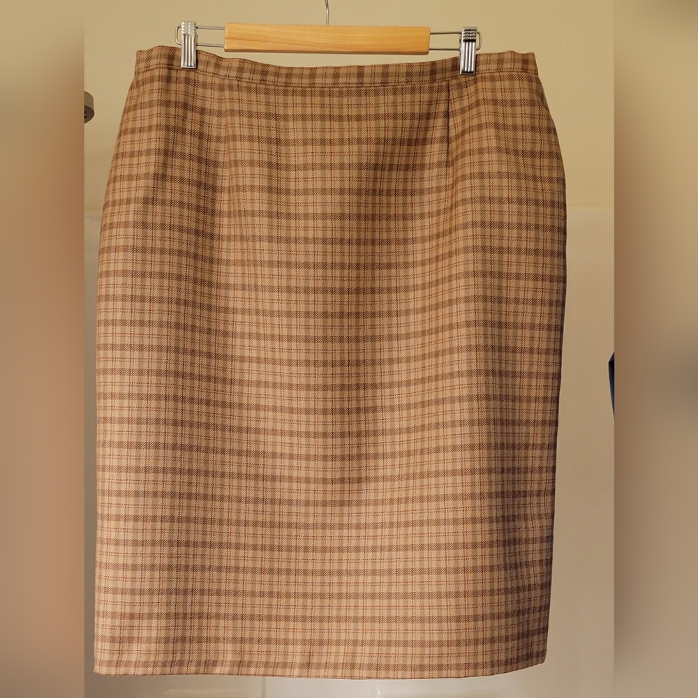 EQUORIAN HERITAGE TAN PLAID PURE WOOL SKIRT***NEVER WORN***Size 20 (US)/ 22 (UK)